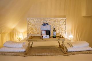 Welcome to Coachella / Jacuzzi - 9