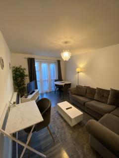 Cosy Apartment Near Bluewater With Private Parking - 6