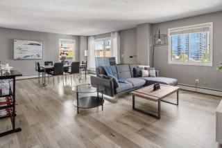Downtown Apartment with Underground Parking, Netflix, Fully Equipped Kitchen, Walk to 17th Ave, Sleeps 4, Perfect for Foodies and Tourists - 8