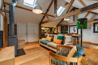 Host & Stay - The Old Church Hall - 4