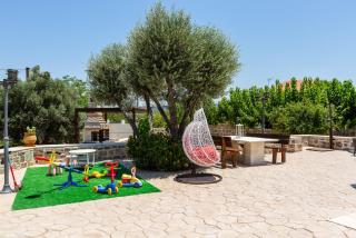 Newly Renovated Villa 4 Seasons with BBQ, private pool, ping pong and football table - 3