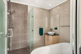 Hydro Park Residences in Sandton WITH GENERATOR - 1