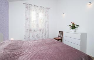 1 Bedroom Amazing Apartment In Rovinj - Rovinj - 6