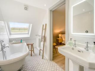 Blackside Cottage in stunning Ayrshire countryside - 9