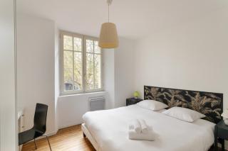 L'ECRIVAIN by Cocoonr - Rennes - 5
