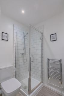 4 Bedroom House by Primal Estates Short Lets in Brighton - Brighton & Hove - 1