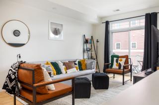 Midtown Modern - urban condo walkable to bars and beach - Traverse City - 0