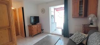 LES ESTIVALES Proche plage et port 4 pers Grande terrasse clim 2 chambres - 4