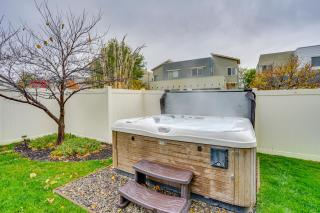 South Salt Lake Home with Hot Tub 7 Mi to Downtown - South Salt Lake - 8