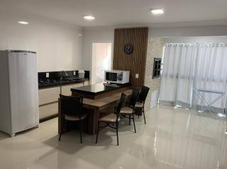 Lindo Apto NOVO na Avenida, climatizado e aconchegante - 1