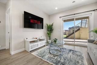 Private Suite with Free Banff Pass, Netflix, Patio, Sleeps 4 - Calgary - 4