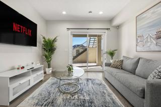 Private Suite with Free Banff Pass, Netflix, Patio, Sleeps 4 - Calgary - 7