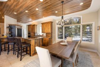 Trail walk to town, Panoramic views of Breck Resort, Hot tub, Elegant Finishes!! - 4