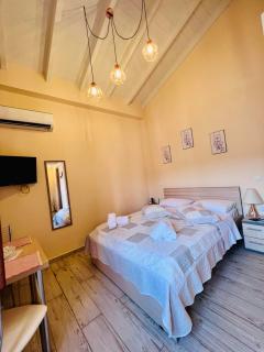 Kleanthi and Kostas Studios - Symi - 1