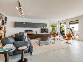 Gorgeous direct oceanfront endless summer cottage. 6877S - New Smyrna Beach - 5