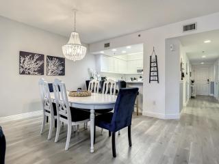 Take in the gorgeous sunset in this beautiful 32 condo located in bldg. 10at Oceanwalk. OW10-205 - New Smyrna Beach - 6