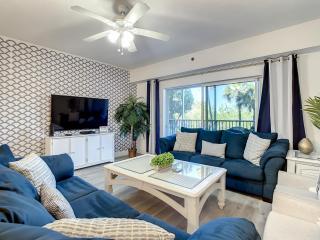 Take in the gorgeous sunset in this beautiful 32 condo located in bldg. 10at Oceanwalk. OW10-205 - New Smyrna Beach - 7