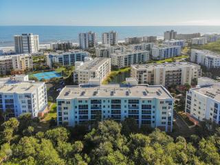 Come Drift Away in this gorgeous coastal themed 3bed 2 bath condo. OW9-302 - New Smyrna Beach - 0