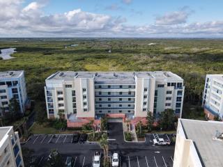 Come Drift Away in this gorgeous coastal themed 3bed 2 bath condo. OW9-302 - New Smyrna Beach - 8