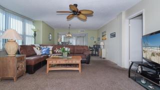 PT608 - Family Friendly Beachfront 22 condo - Walk to shoppingdining - New Smyrna Beach - 3