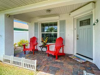 NEW RENTAL Beach Side Base Camp ~ Luxury Home within WALKING DISTANCE to beach shopping dining - New Smyrna Beach - 4