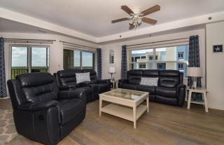 Stunning Modern Beachy 32 Corner Condo W pond views. OW11-507 - New Smyrna Beach - 9