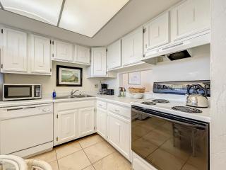 Lovely beachfront corner unit overlooking pool and clubhouse ~ HA501 - Edgewater - 4