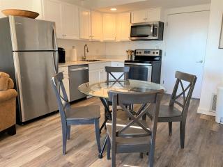 Sunny Daze Sea Dunes Townhome - Pool - Green Turtle B6 Down - Edgewater - 4