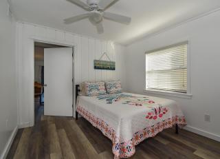 Sunny Daze Sea Dunes Townhome - Pool - Green Turtle B6 Down - Edgewater - 1
