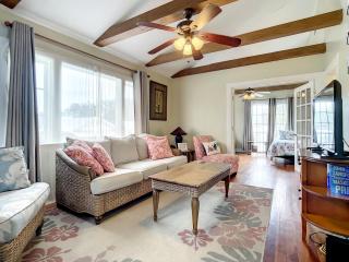 Charming Carriage House near Historic Canal Street Minutes to the Beach - New Smyrna Beach - 7