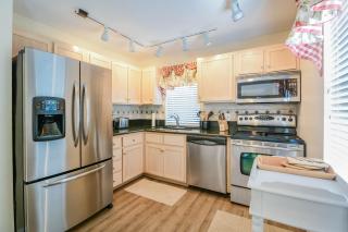 Private Beach Home Ocean Views Walk to Beach Shopping Dining - New Smyrna Beach - 9