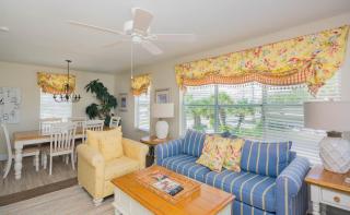 Private Beach Home Ocean Views Walk to Beach Shopping Dining - New Smyrna Beach - 2