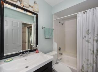 Beautifully updated bright and cheery 2nd story condo near pool beach access- SC261 - Edgewater - 1