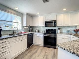 Gorgeous Oceanwalk Condo on the corner with superb views of the ocean. OW1-201 - New Smyrna Beach - 1