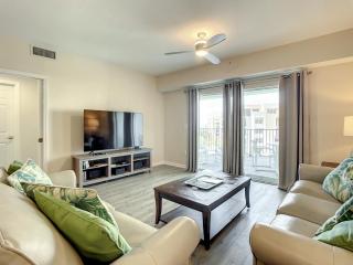 Stunning 22 Condo with peek-a-boo views of the ocean across the street. OW1-505 - New Smyrna Beach - 7