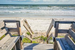 Beachfront home with large deck perfect for families - 6492 S. Atlantic - New Smyrna Beach - 8