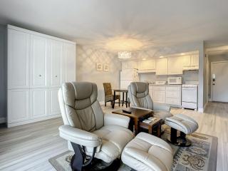 Mariners Cove 109 ~ Across the street from the Beach ~ MC109 - New Smyrna Beach - 9