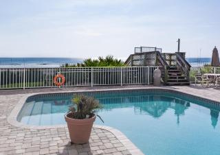 Beachfront Palm House - Walk right out to the pool beach access - PH1B - New Smyrna Beach - 8