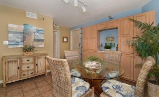 Beachfront Palm House - Walk right out to the pool beach access - PH1B - New Smyrna Beach - 4