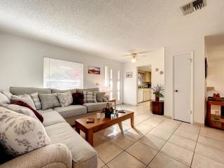 Cozy home with 1-car garage within walking distance to the beach. 836C - New Smyrna Beach - 8