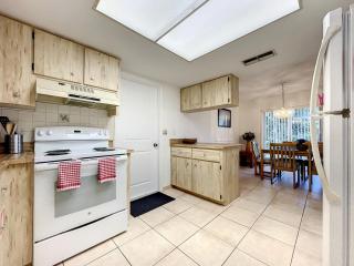 Cozy home with 1-car garage within walking distance to the beach. 836C - New Smyrna Beach - 1