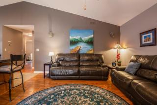 Hot Tub Hideaway 3 BR - 8