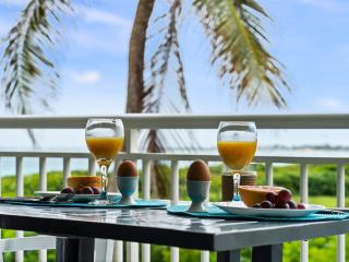 Newly Renovated 1 Bedroom Condo With Amazing Seaview! Beachfront Pool! - 2