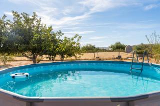 Mojave Lofi - Bright and Airy home 25 min from Joshua Tree National Park - Hot Tub, Cal-King Beds, Game Room - Yucca Valley - 8