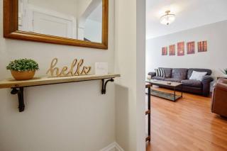 Center St Retreat - 1 Block from Downtown! - Apex - 8