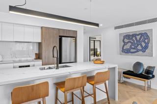 Upscale Urban Designer with Large Terrace in CBD - Hobart - 2