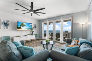 Luxurious 4 Bedroom Condo! Gulf Views! Sleeps 10 & Easy Beach Access! by Dolce Vita Getaways PCB - 6