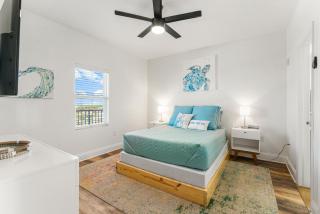 Luxurious 4 Bedroom Condo! Gulf Views! Sleeps 10 & Easy Beach Access! by Dolce Vita Getaways PCB - Panama City Beach - 3