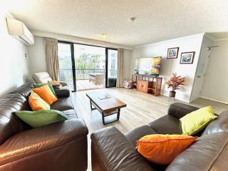 Serene 3BR Beachfront Retreat, Relax & Reconnect - 1