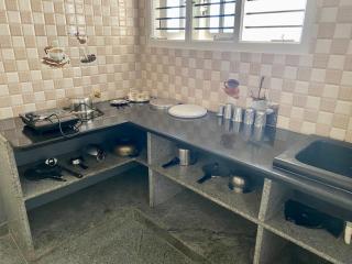 Spacious 2BHK for upto 12 Guests , Best for Families & Groups - Mysore - 1